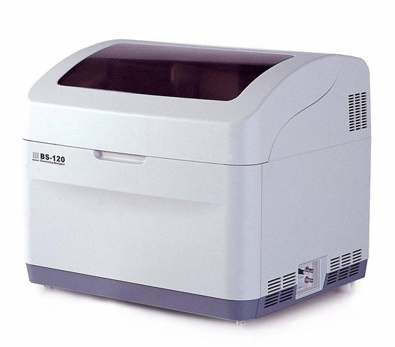 Оборудование в ветеринарной клинике "Лапа Помощи" - биохимический анализатор BS-120